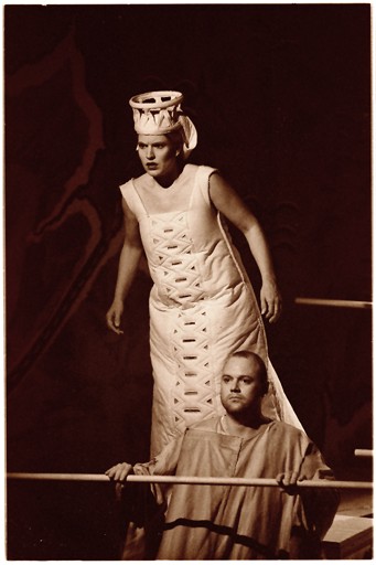 Kathryn Brown (pretending to commit suicide), Wolfgang Wirsching (cool flood)